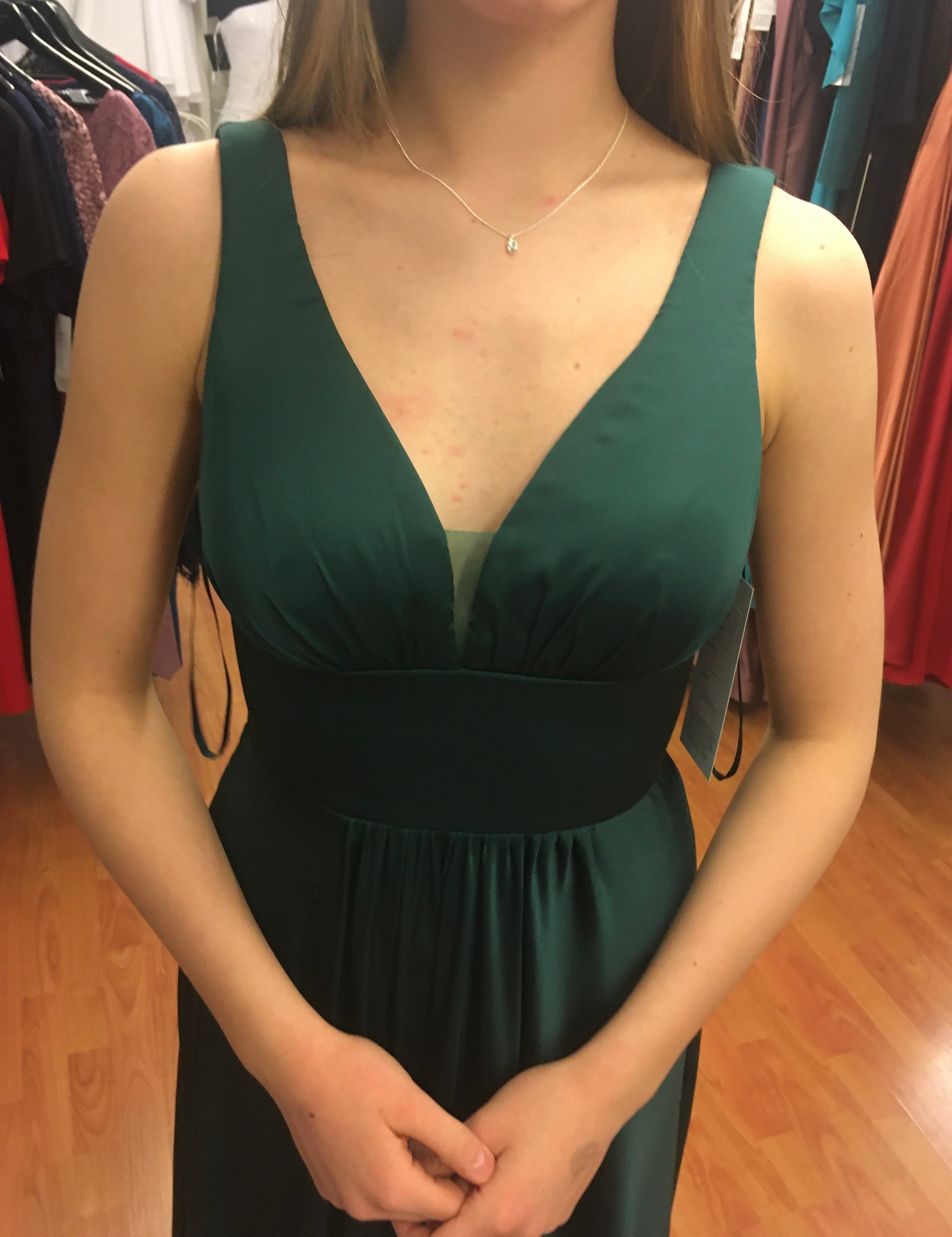 Rosa og marinubláur veitslukjóli stødd XL og 3XL 2400 kr.