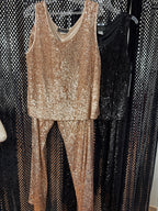 Sett toppur og buksur við lumma 2500 kr fyri settið