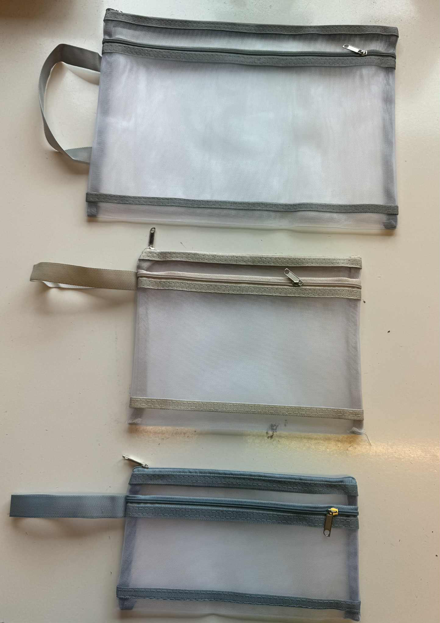 Taska til goymslu av seymi tilhoyr lítil 30 kr, miðal 45 kr og stór 60 kr