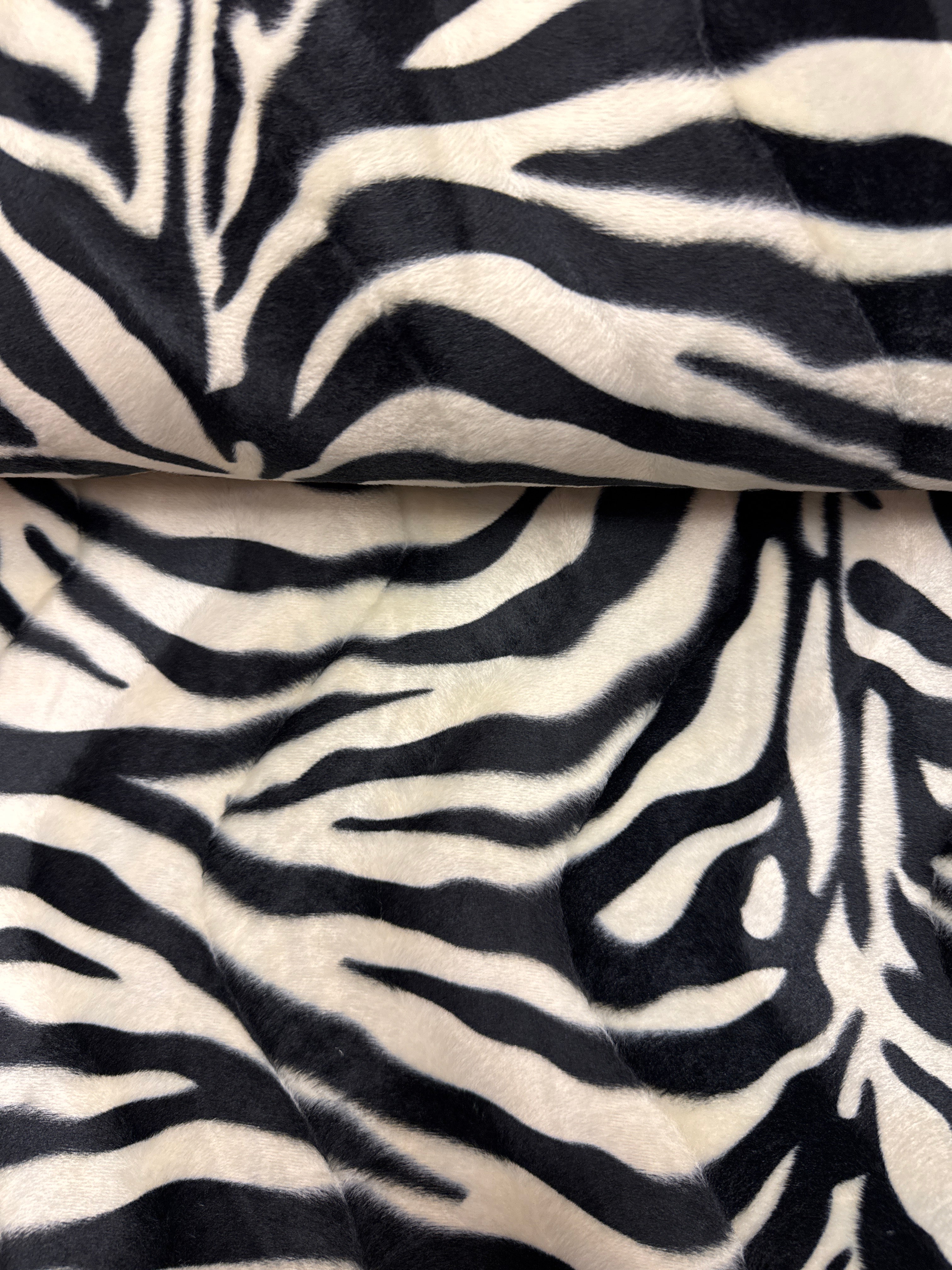 Sebra mynstur kunst pels meturvøra 150 kr mtr.