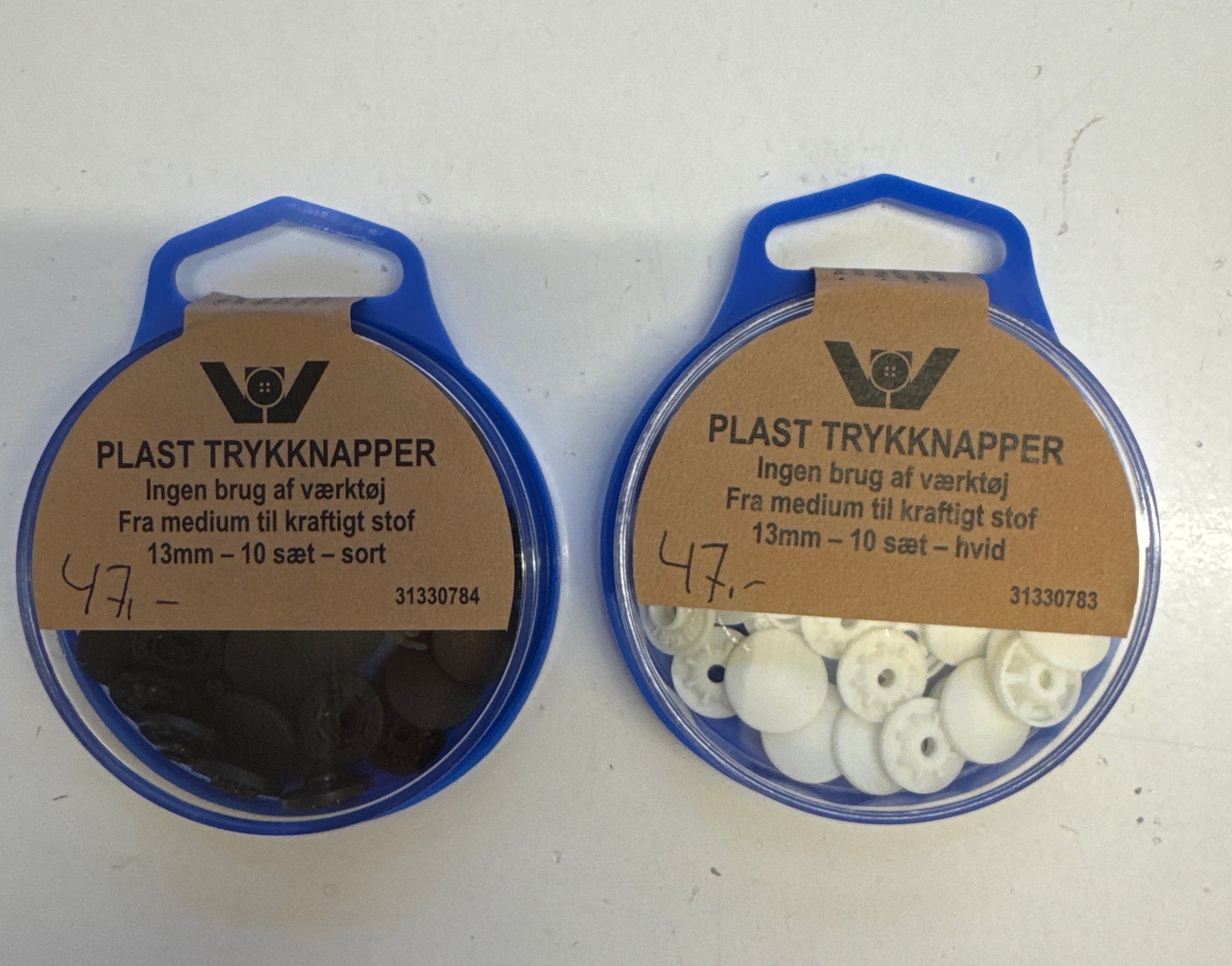 Trykknappar svart/hvítt 47 kr