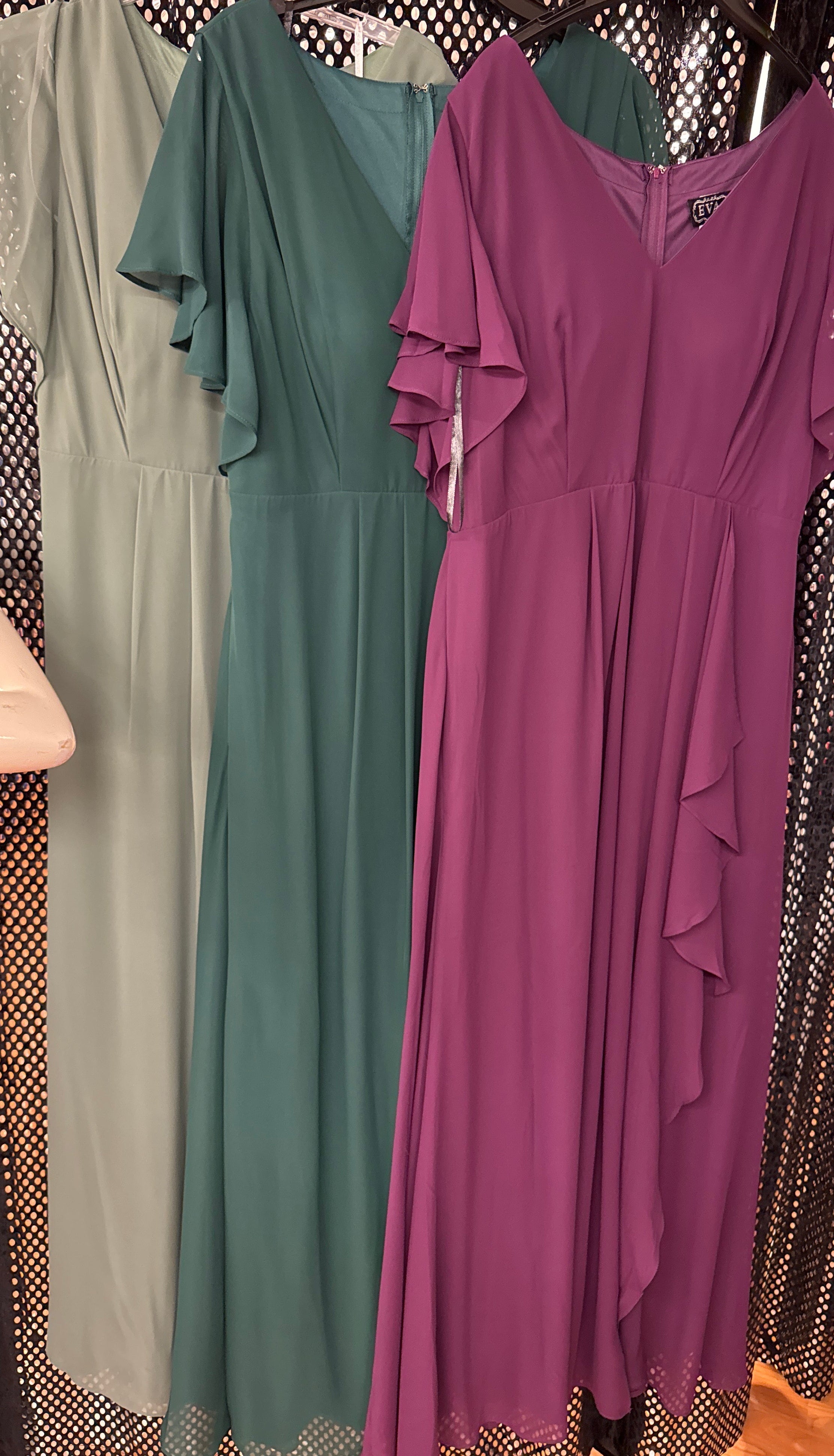 Veitslukjóli ljósagrønur, myrkagrønur og blommulitur 2500 kr