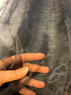 Organza hvítt og svart 50 kr mtr.