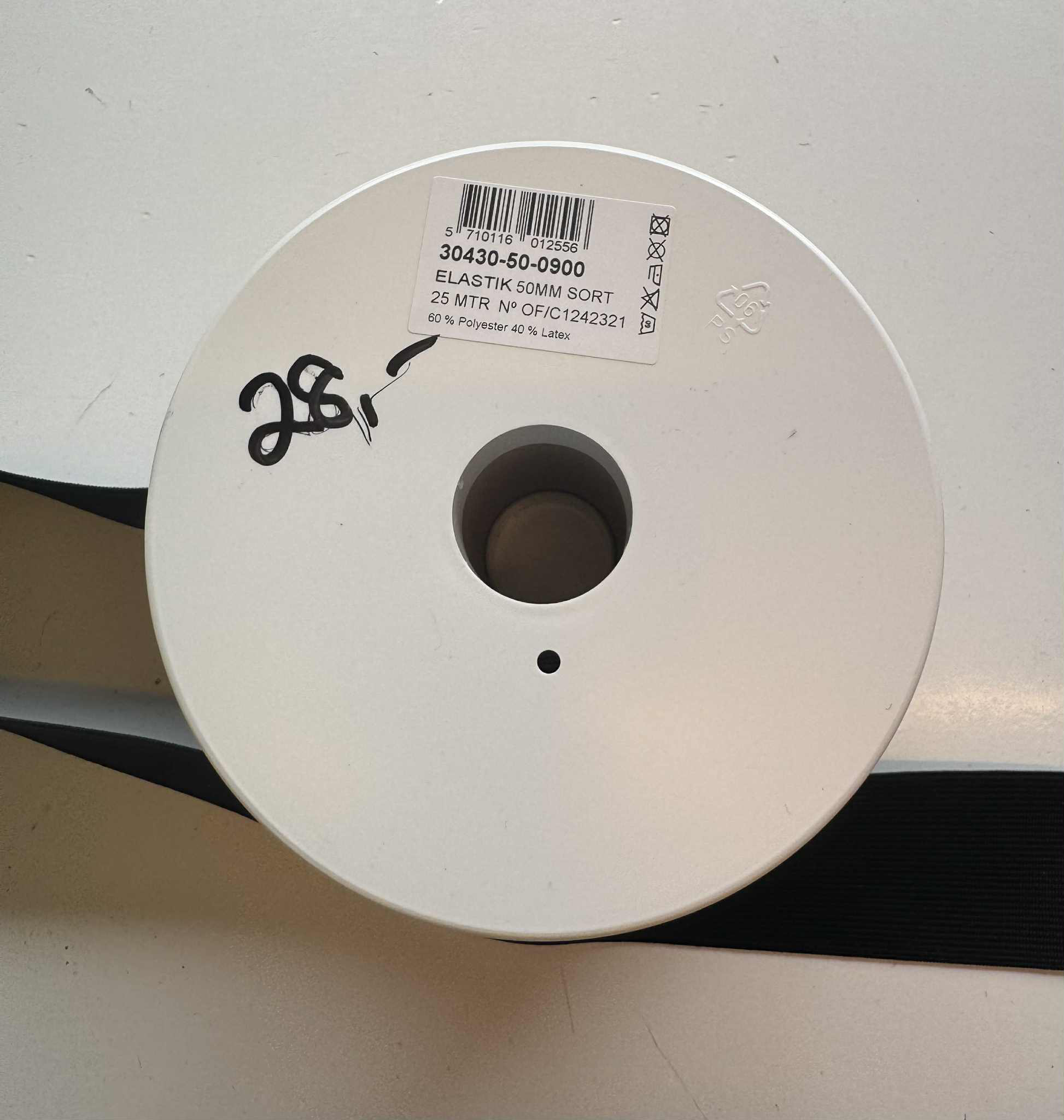 Elastik 50mm hvítt og svart 28 kr mtr.