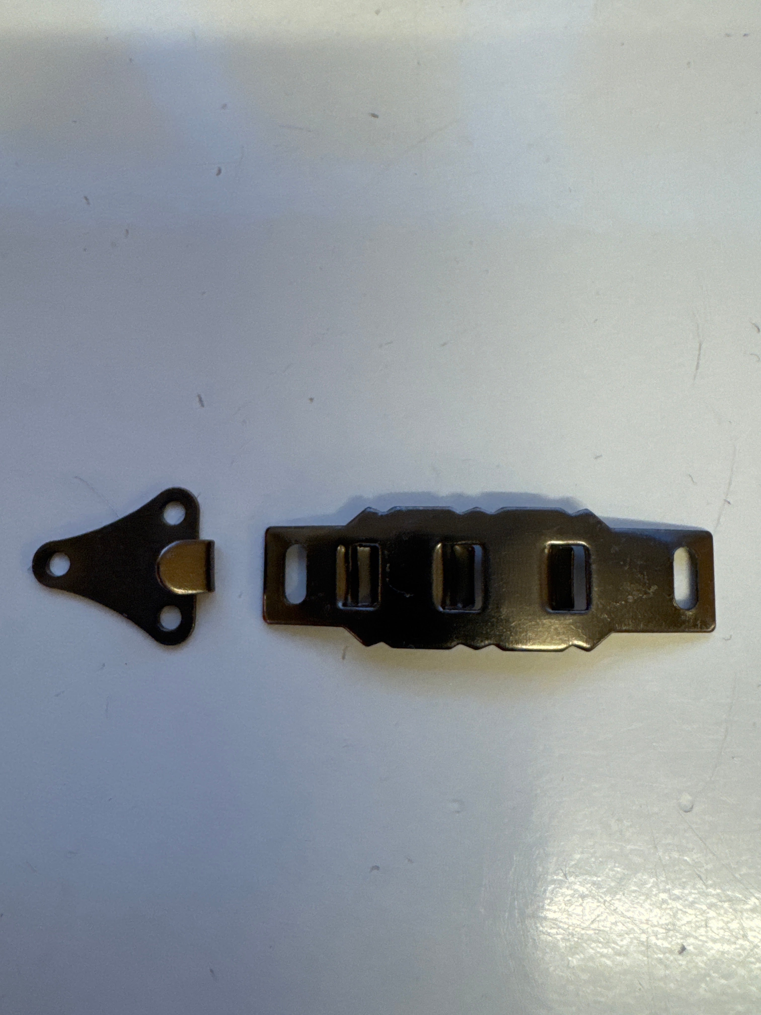 Svart hekti til føroyskt skjúrt ella buksir