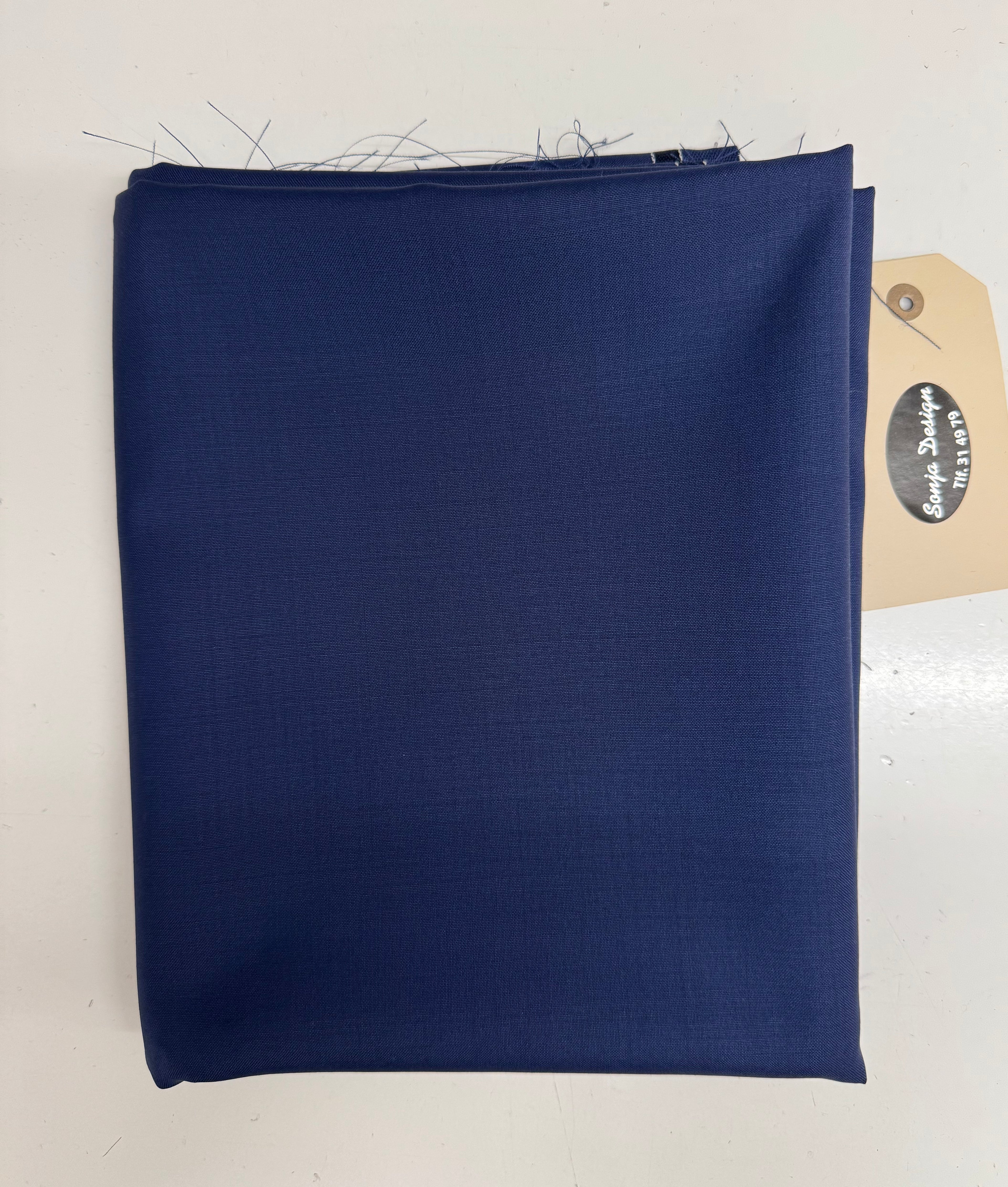 Myrkablátt toy til turriklæð/fyriklæð til føroysk klæðir 2 mtr. 1500 kr