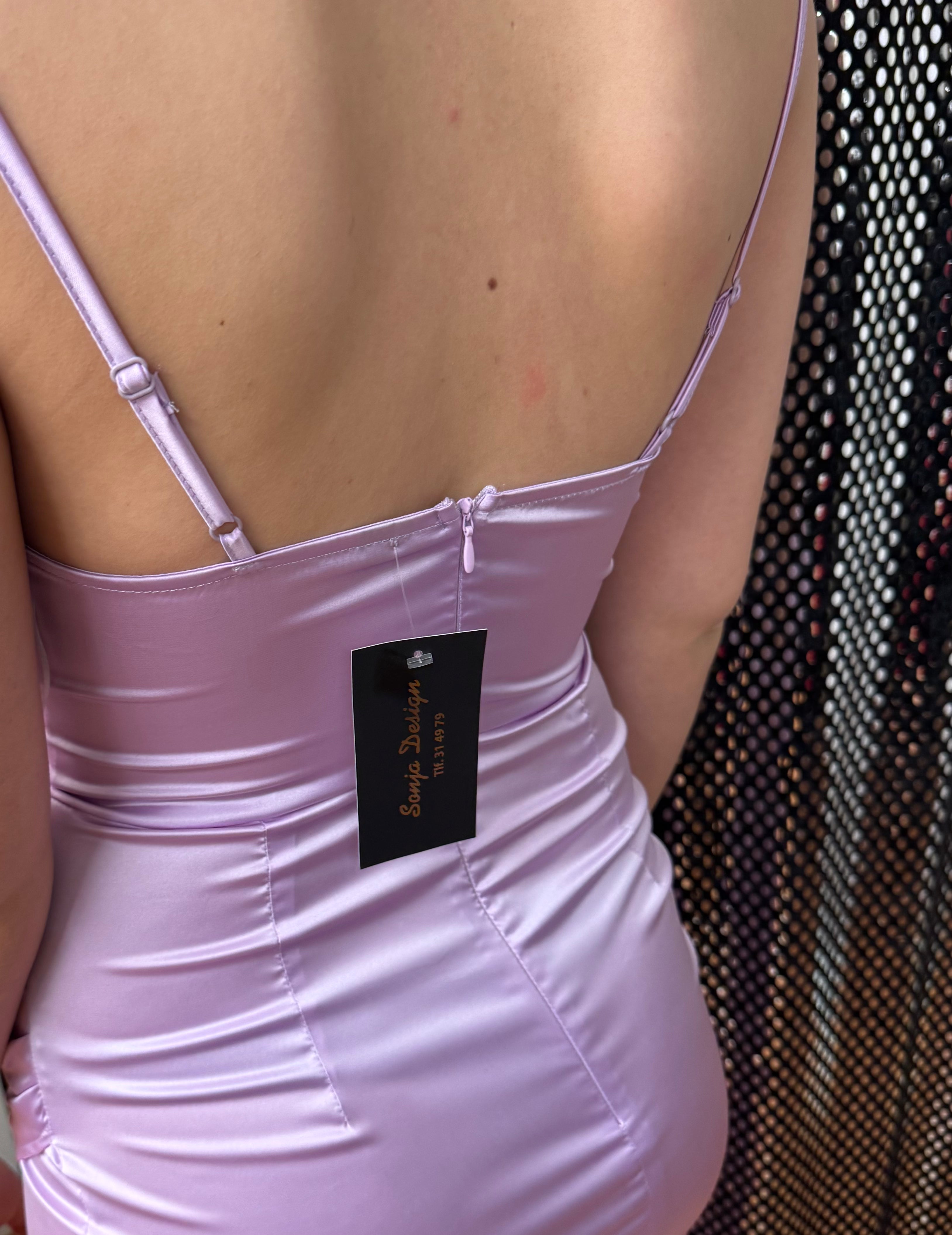 Ljósalilla kjóli stødd S 798 kr