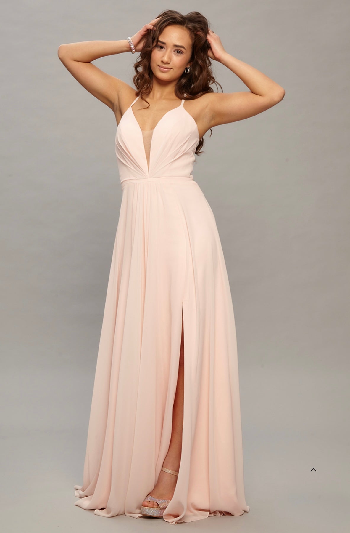 Ljósa rosa, myrkabláur og reyður veitslukjóli stødd S, M og L 2400 kr