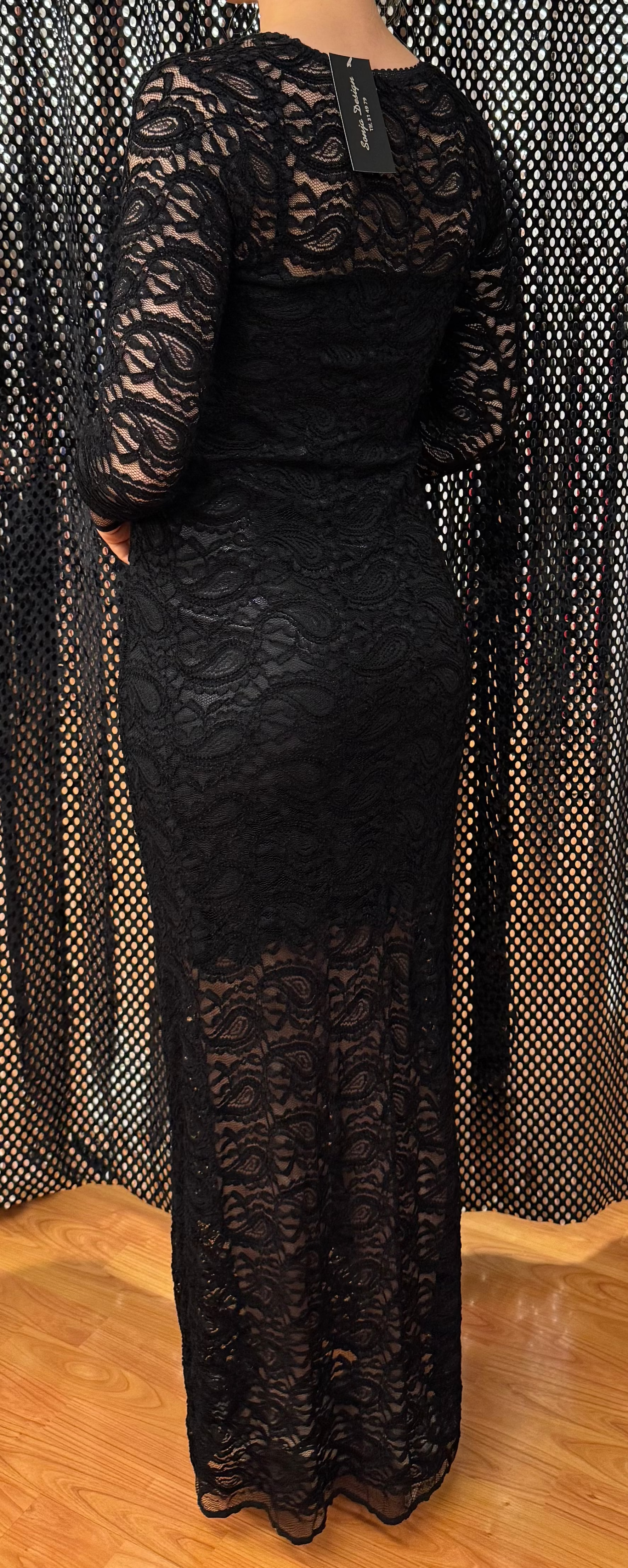 Svartur blondukjóli stødd S/M 1198 kr