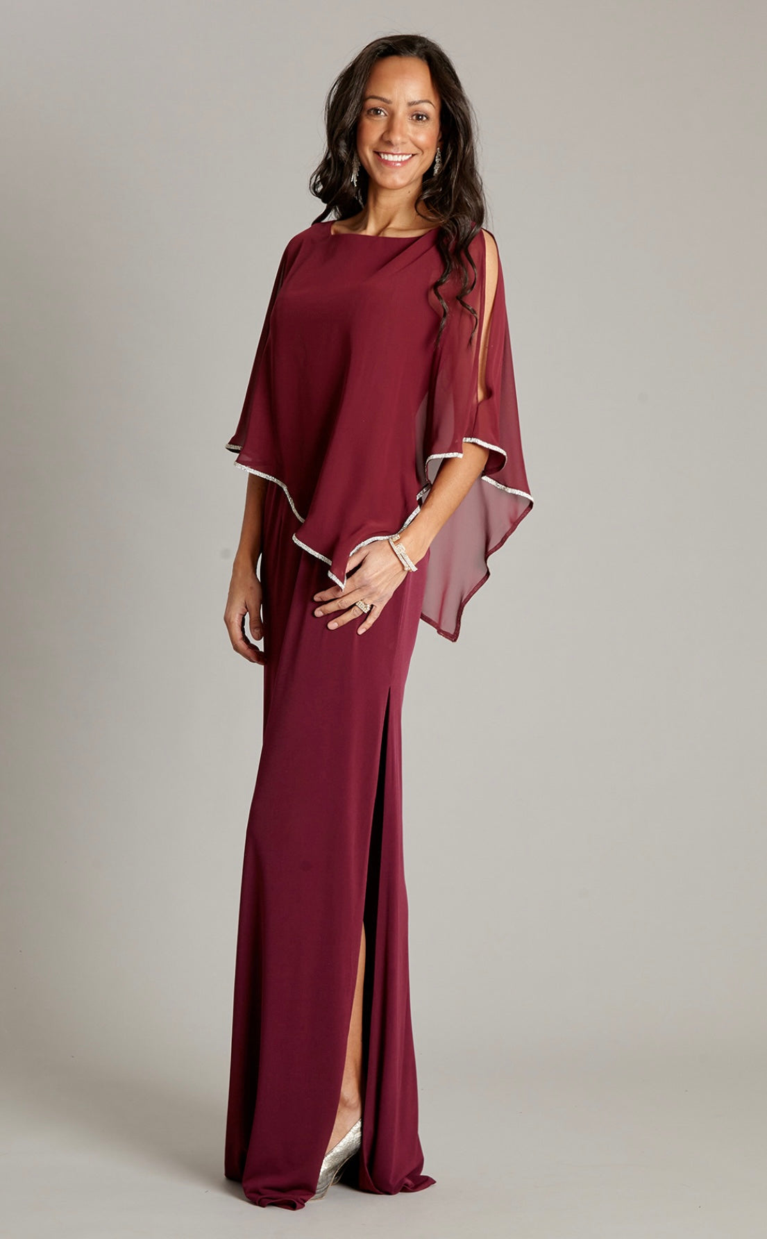 Burgundy kjóli stødd L 2100 kr