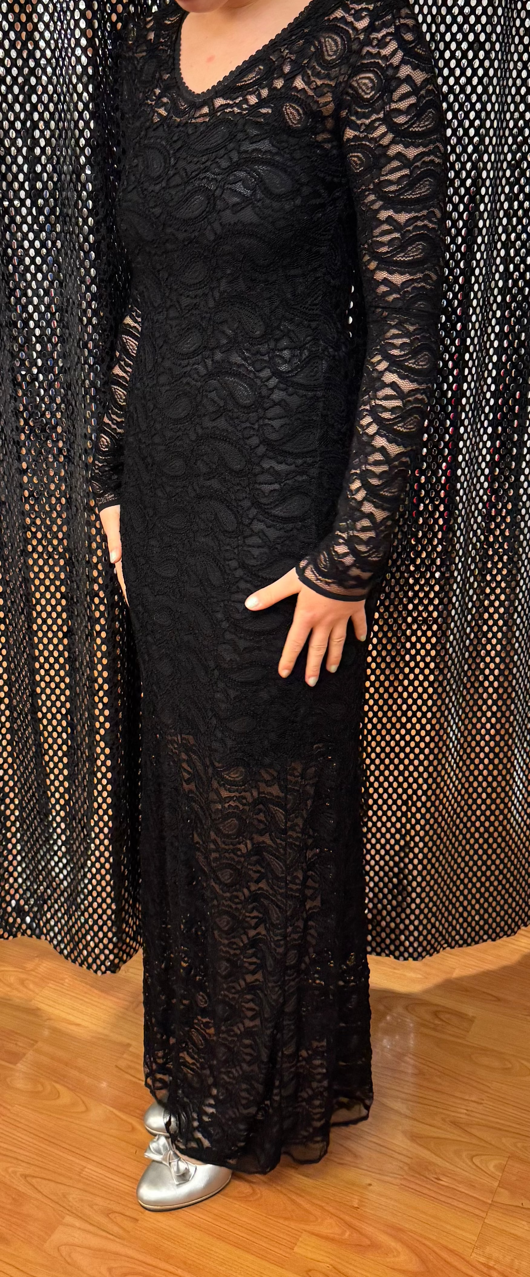 Svartur blondukjóli stødd S/M 1198 kr