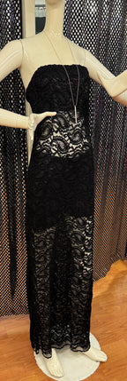 3 sløg av svørtum blondukjólum