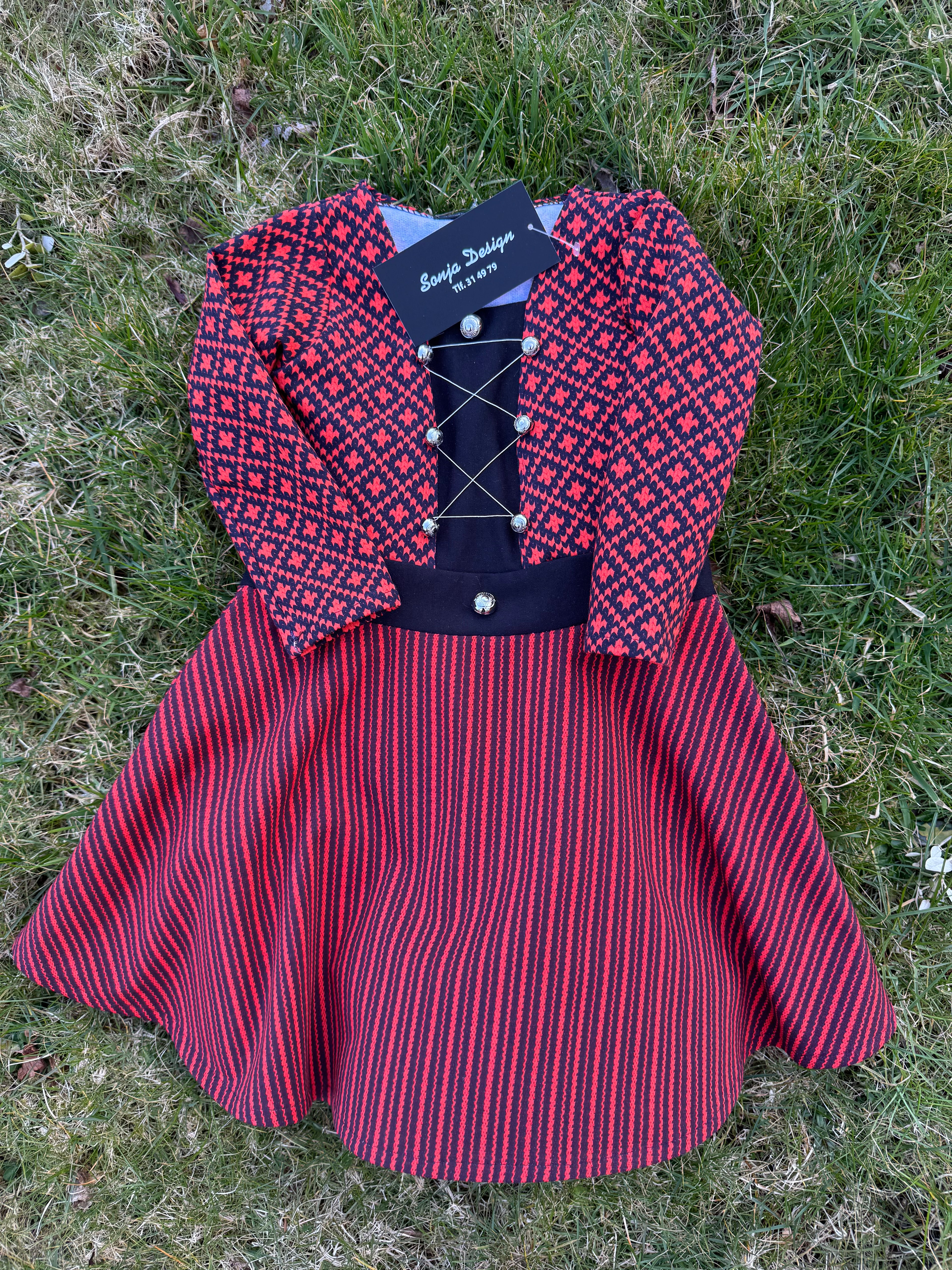 Føroysk klæðir sett til børn