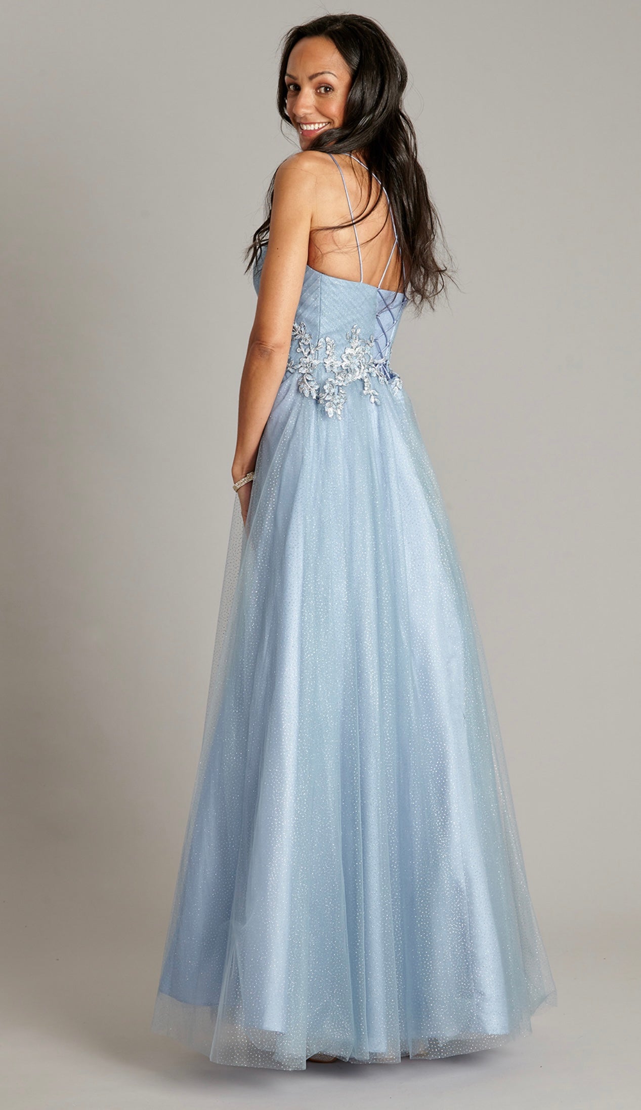 Ljósabláur langur veitslukjóli stødd M