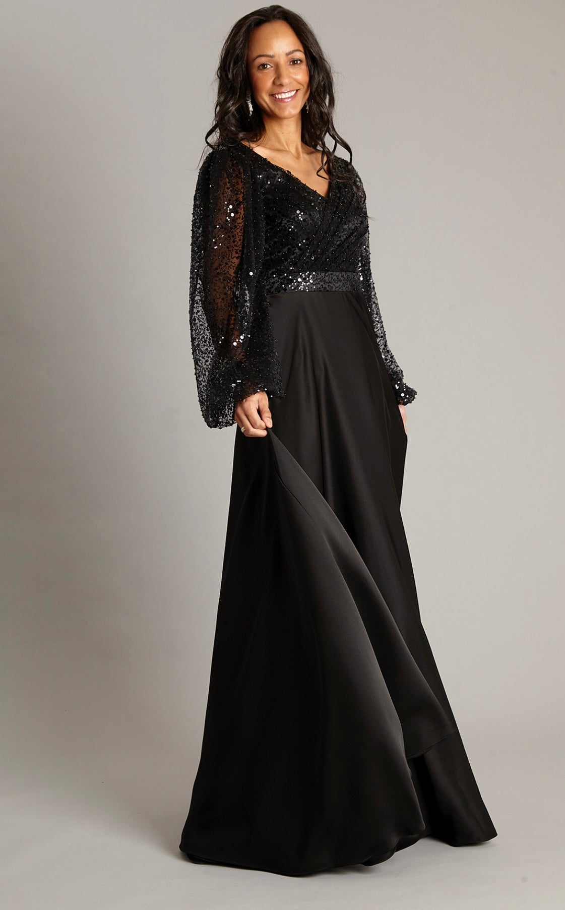 Svartur veitslukjóli stødd L við perlum í 2400 kr