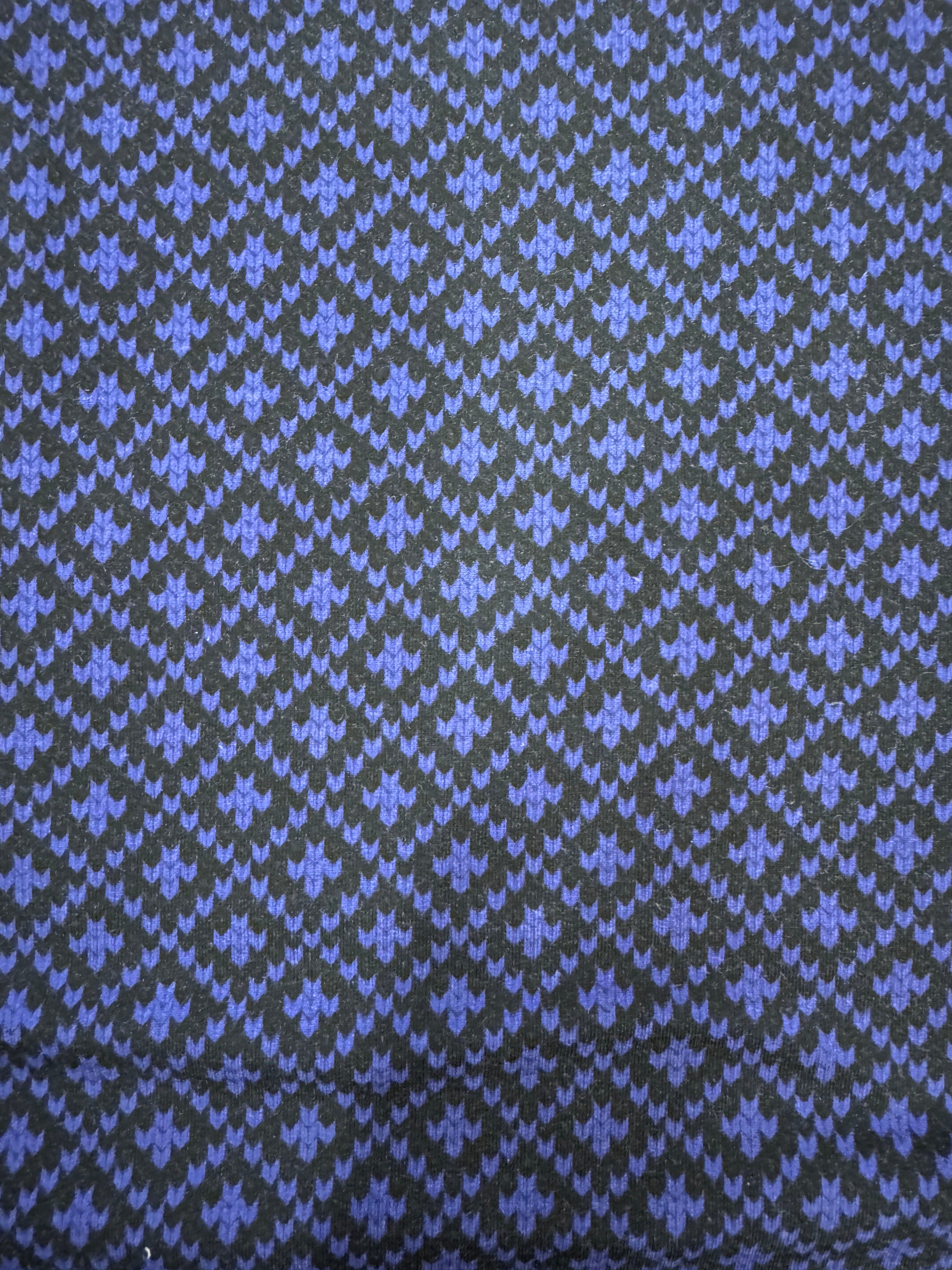 Bummull isoli meturvøra við føroyskum prenti á 199 kr mtr. reytt/svart og blátt/svart