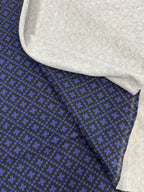 Bummull isoli meturvøra við føroyskum prenti á 199 kr mtr. reytt/svart og blátt/svart