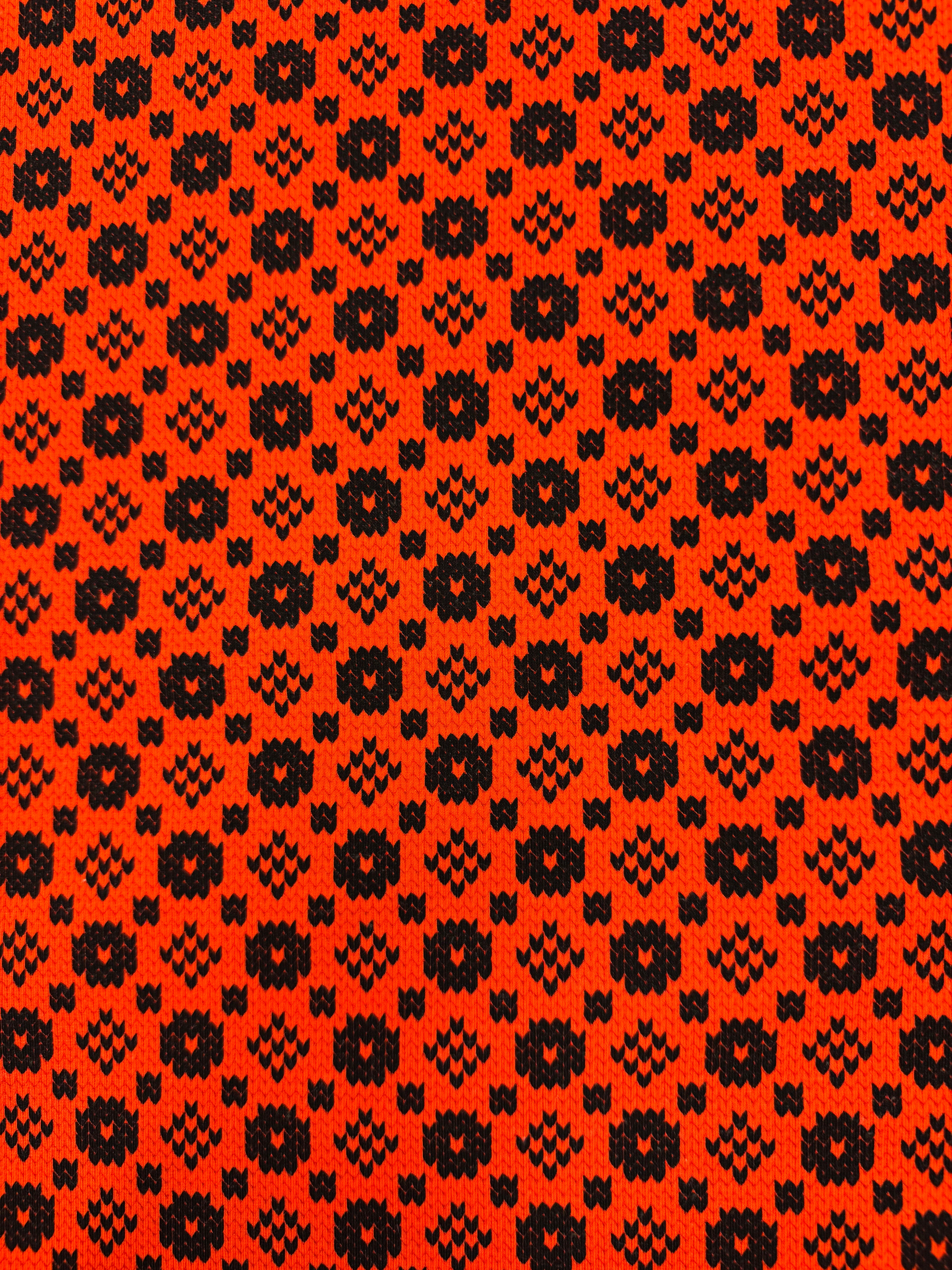 Bummull isoli meturvøra við føroyskum prenti á 199 kr mtr. reytt/svart og blátt/svart