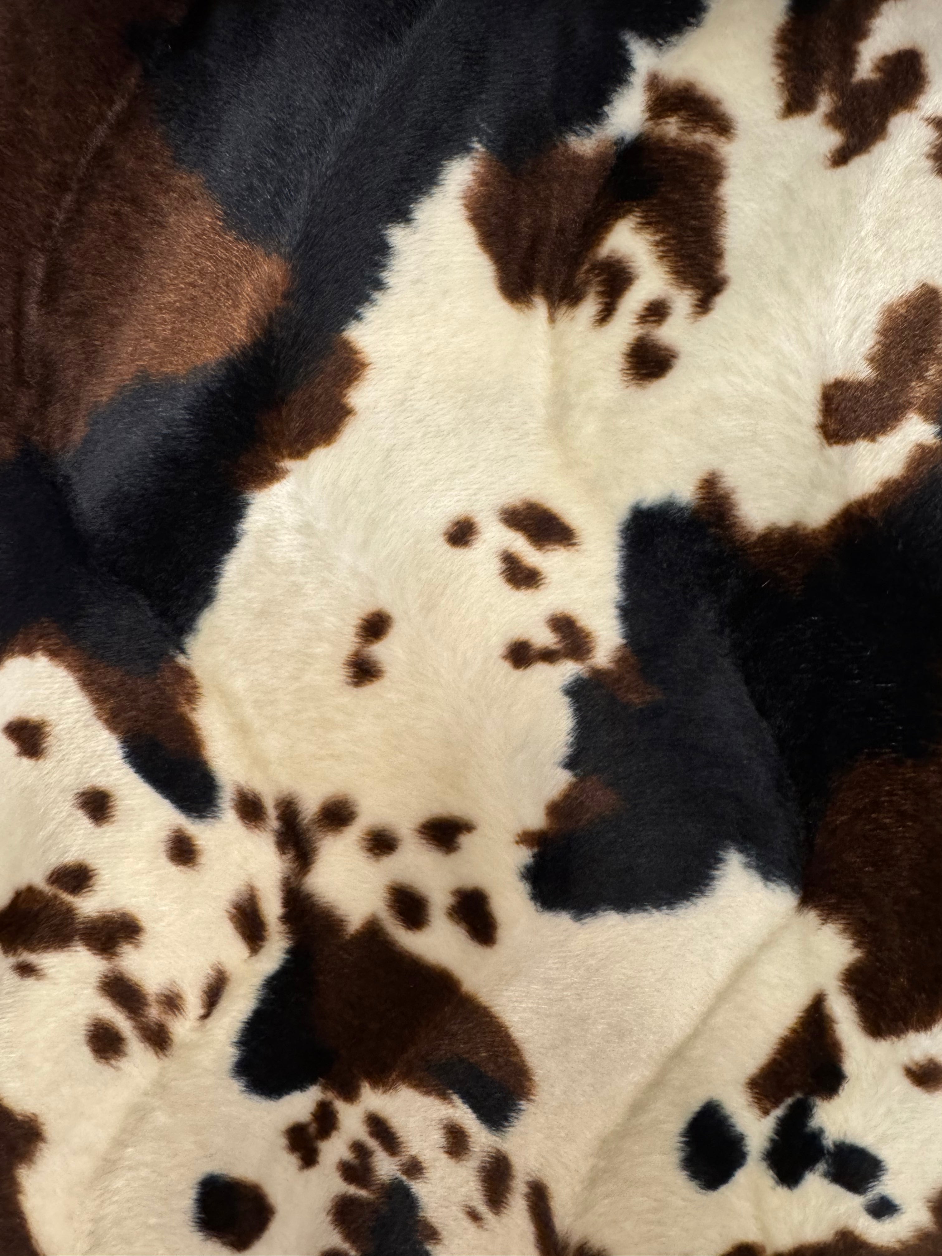 Eftirgjørt kúgva skinn 150 kr mtr.