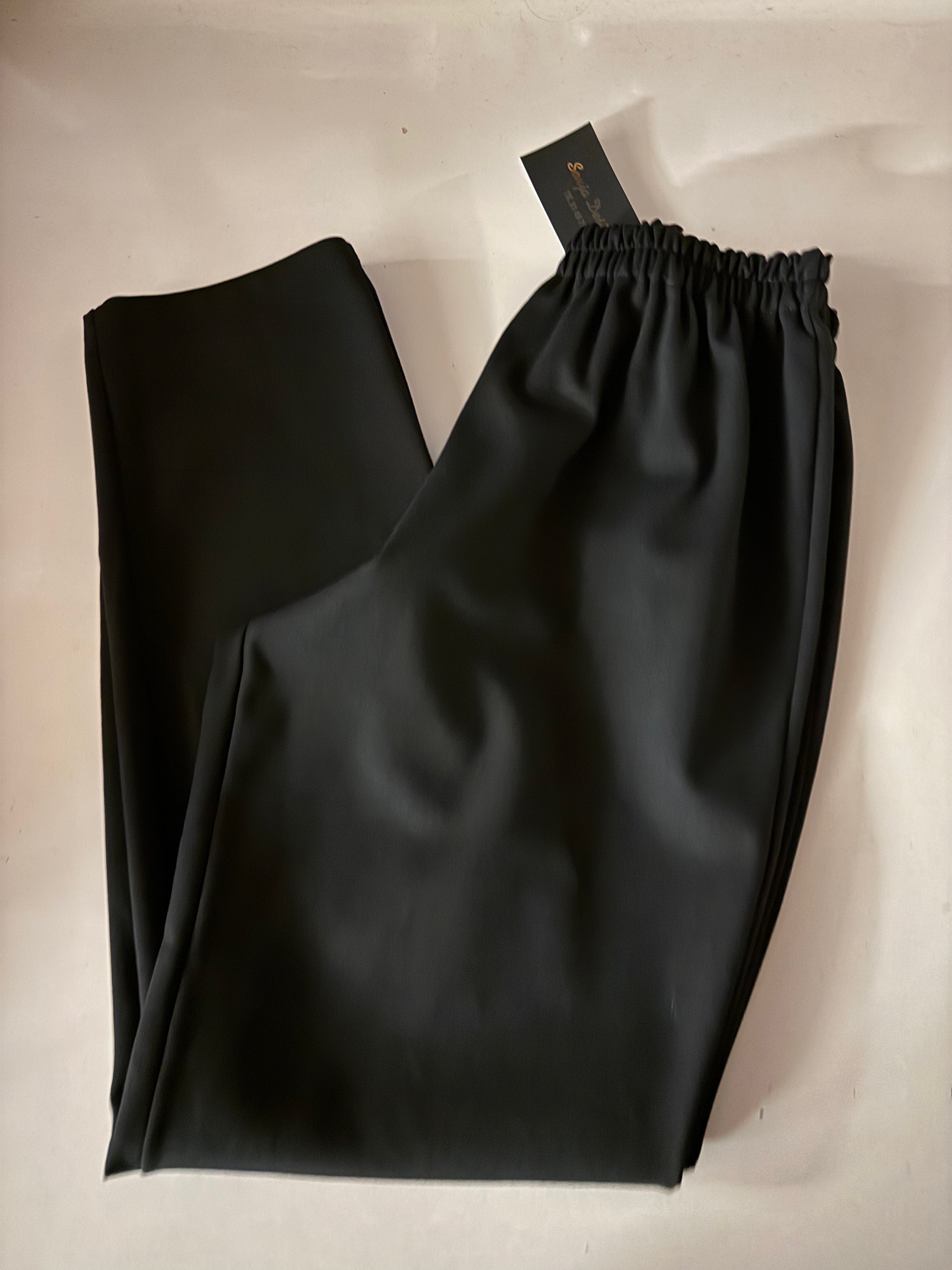 Svartar strekk buksur úr bummull/neilon