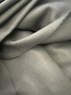 Svart prestakjólatoy til møttil og skjúrt